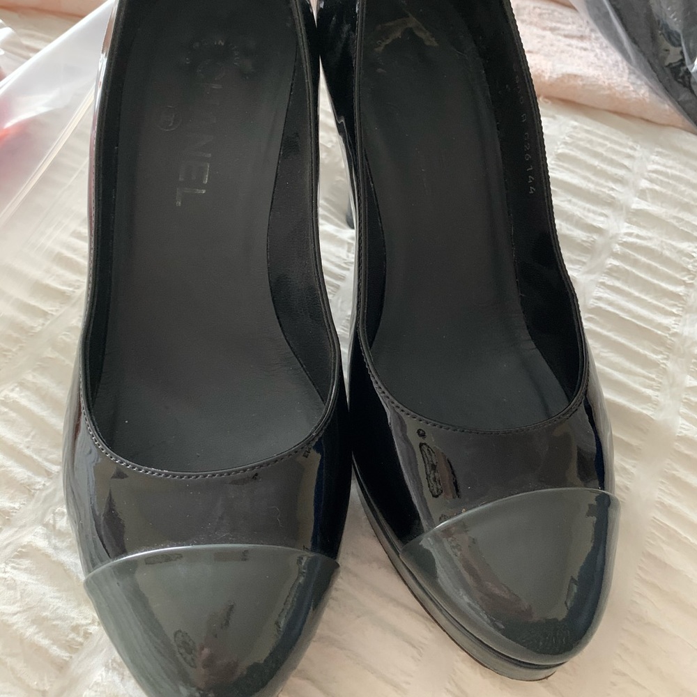 Chanel two toned black & grey high heel shoes 38.5